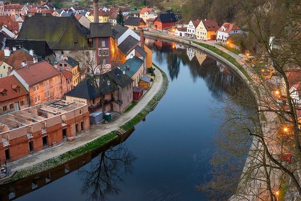 Jaynes Gallery 아티스트의 Europe-Czech Republic-Cesky Krumlov-Overview of town and Vltava River작품입니다.